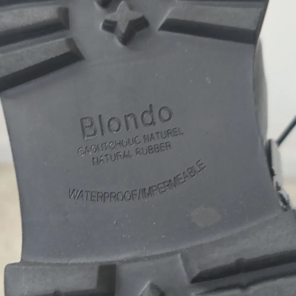 Blondo excellent size